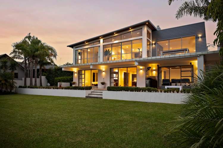 17 Courtneys West Harbour_24