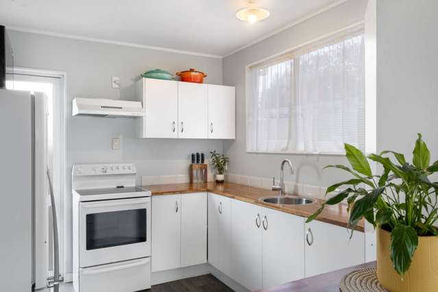 2/15a Naumai Place Spotswood_4