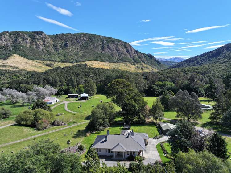 3730 Blackmount Redcliff Road Blackmount_1