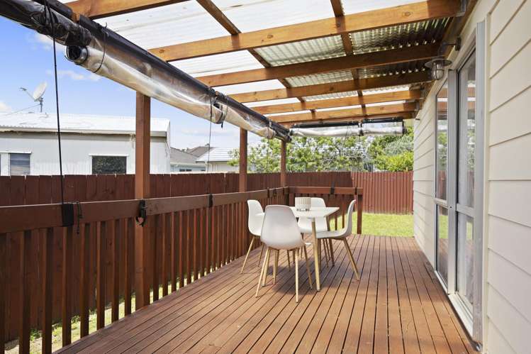 1/22 Bundena Place Clendon Park_6