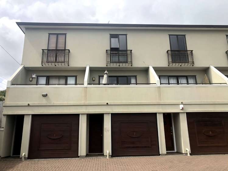 7/25 Rossmay Terrace Mount Eden_0