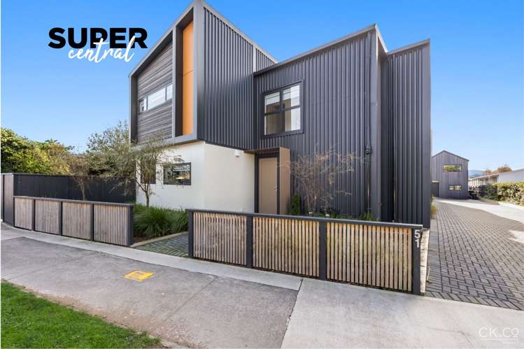 1/51 Kings Crescent Lower Hutt Central_0