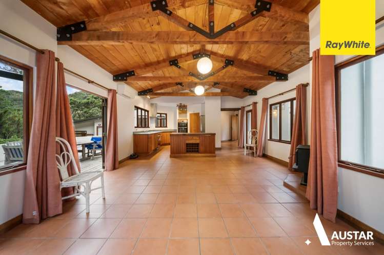  175 Marine Parade North Piha_5