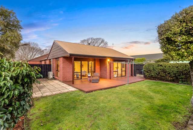 Parkside Perfection in Burnside School Zone