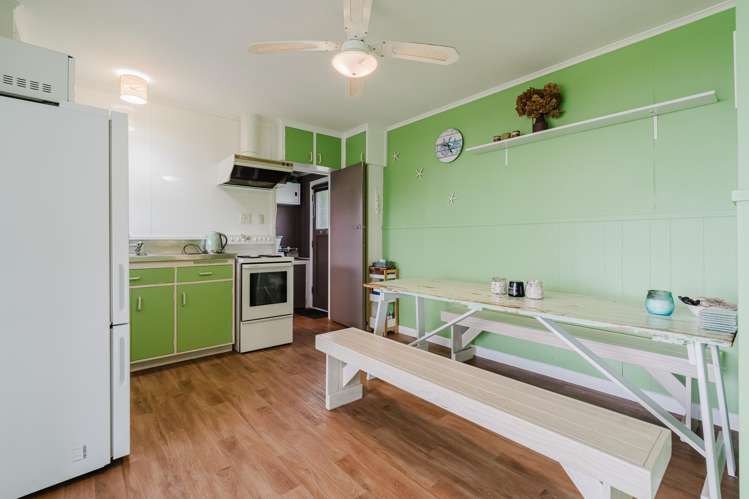 253 Pouewe Street Kawhia_8