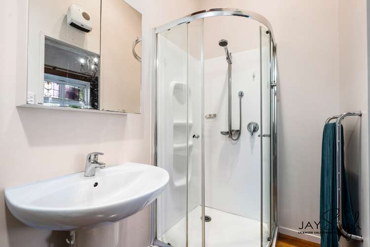 159 Tourist Road Clevedon_13