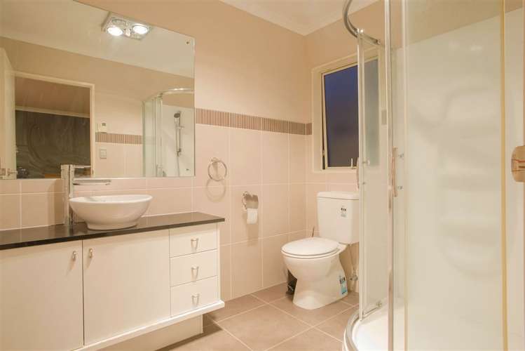 15 Gibbston Crescent Flat Bush_10