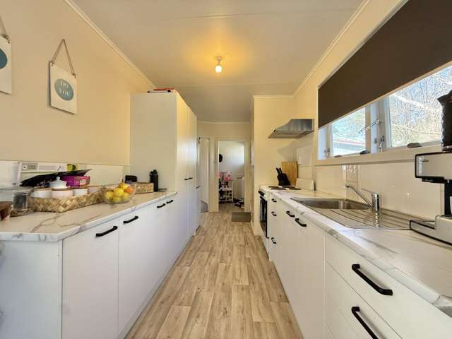 215 West Parkdale Street Tokoroa_3