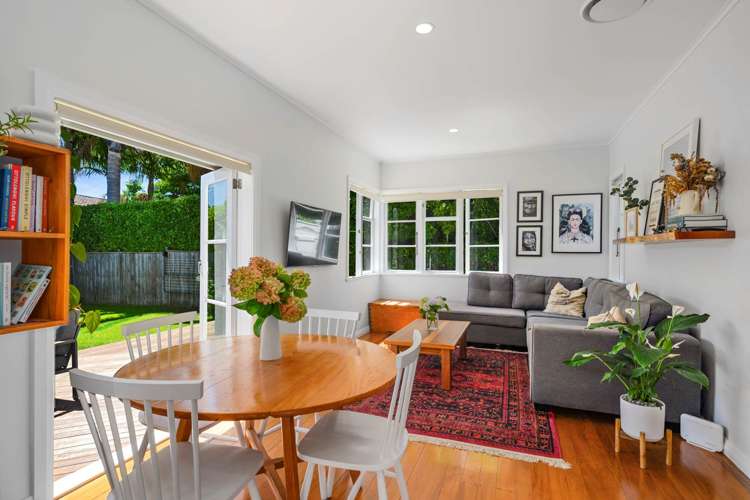 60 Old Lake Road Narrow Neck_7