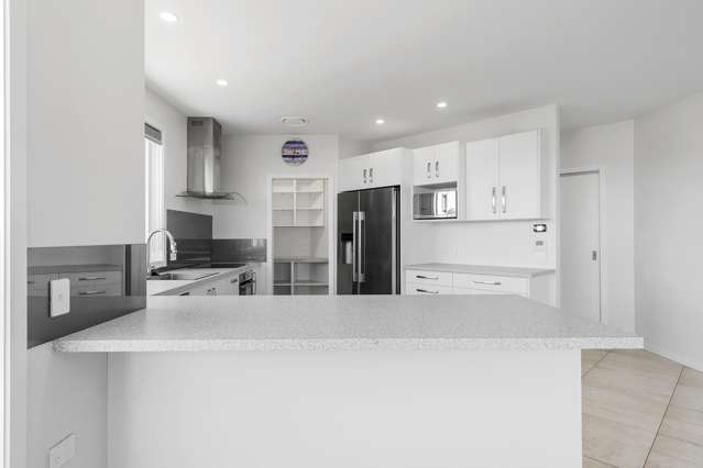 28 Coprosma Crescent Waipahihi_4