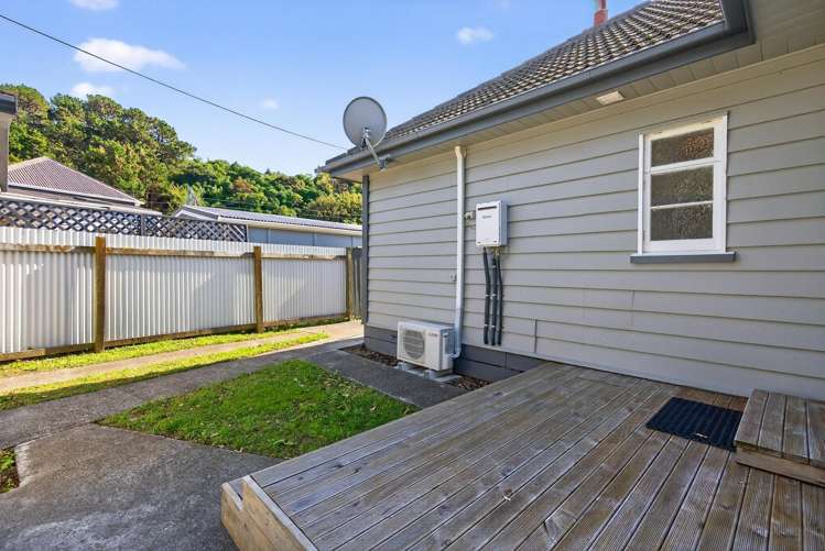 34 Riddlers Crescent Petone_15