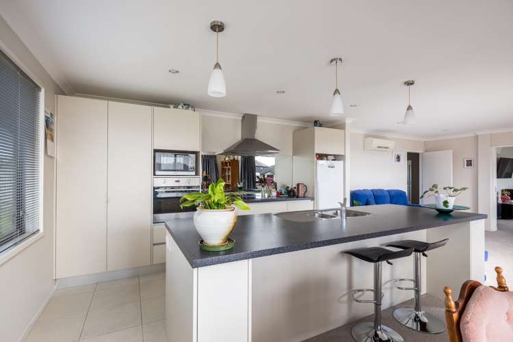 1 Honeyfield Drive Whalers Gate_6