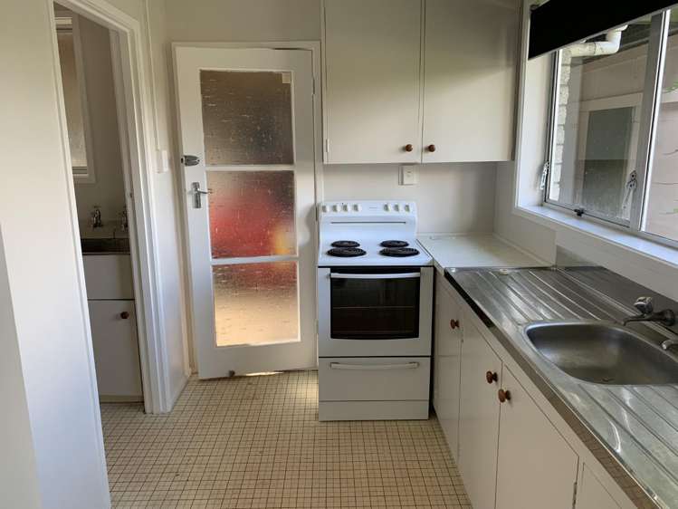 27A Resthill Crescent Glenview_1