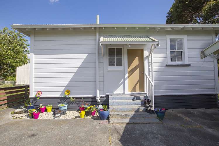 6 Charles Street Tinui_12