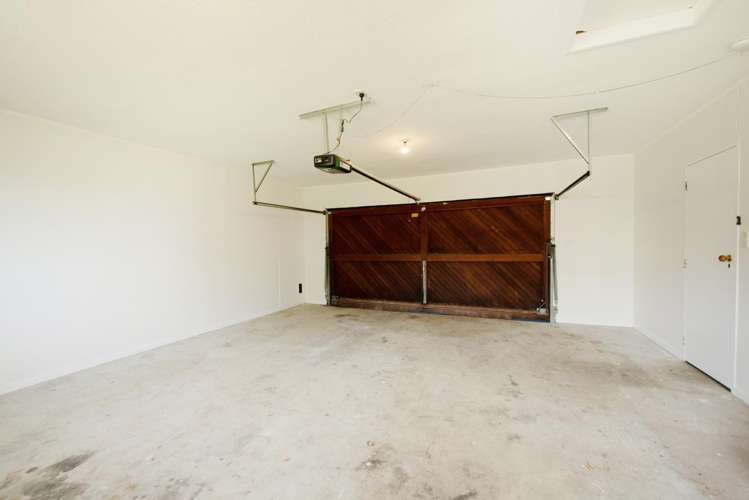 90 Ayton Drive Whitby_16