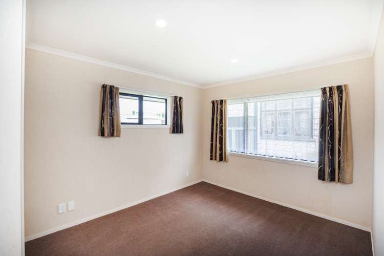 31 Charles Cross Street Longburn_11