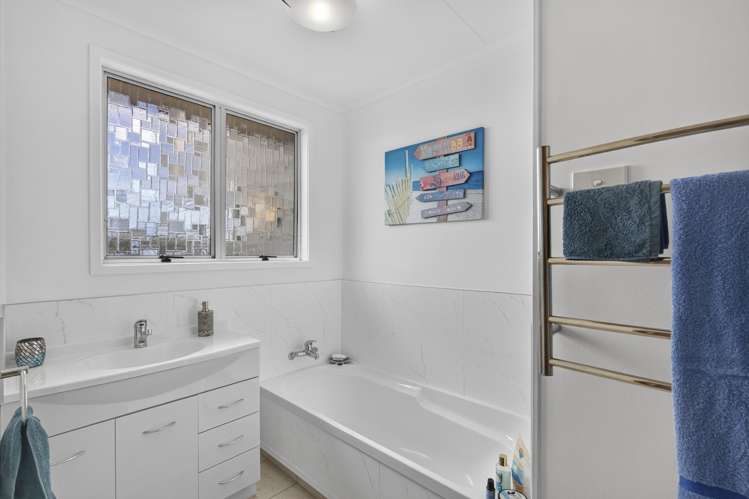 100 Riversdale Drive Merrilands_20