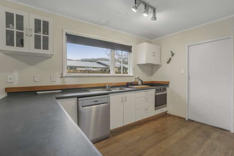 2 Tanekaha Street Stokes Valley_3