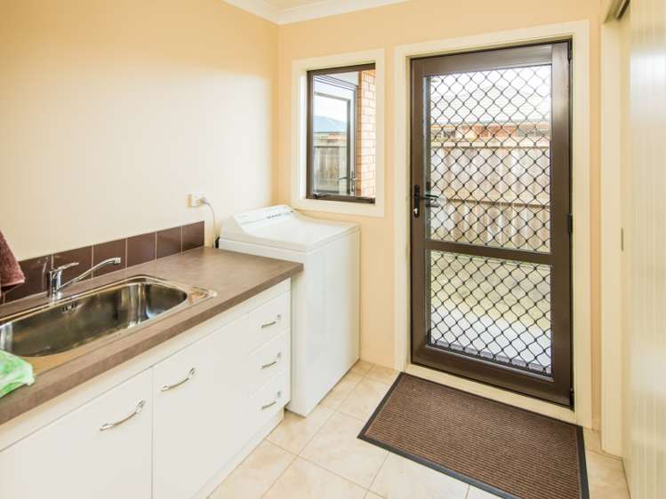 13 Gilligan Close College Estate_25