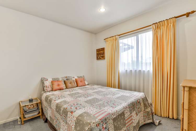 72l Seabrook Avenue New Lynn_14