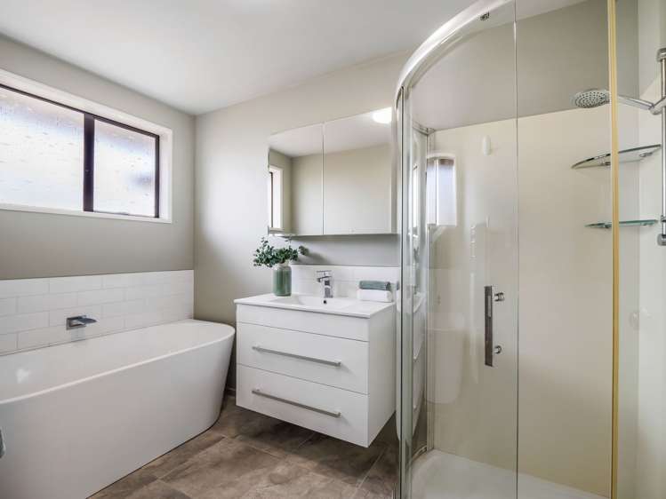 49 Yellowstone Crescent Burwood_27