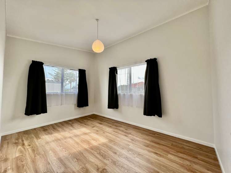 30 Manukau Road Raglan Town_10