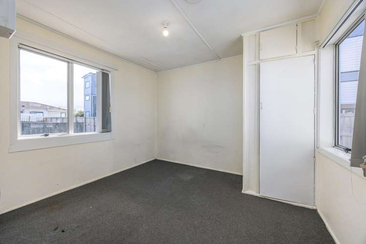 725 Massey Road Mangere_9