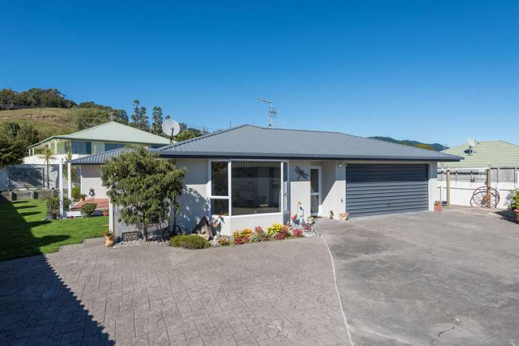 12 Kate Edgar Place Stoke_0