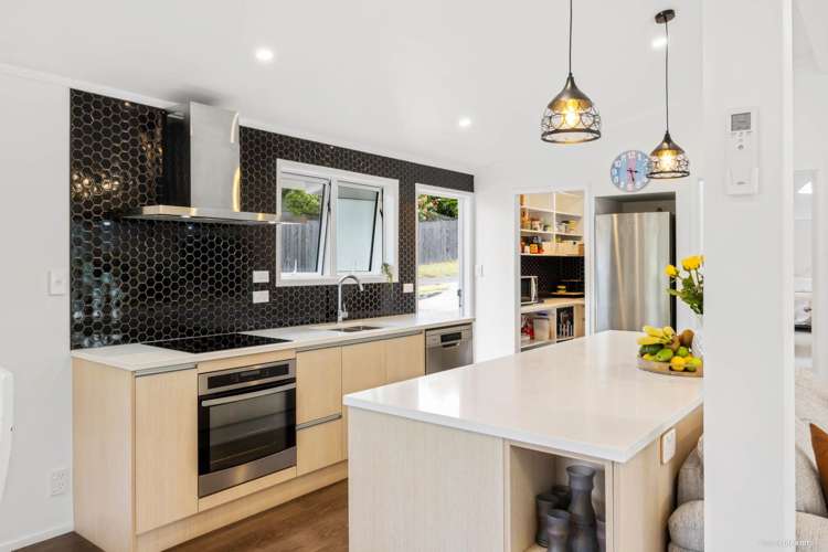 23 Hatfield Heights Hatfields Beach_3