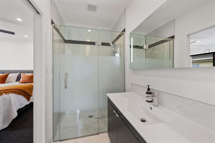 20 Corsair Crescent Burleigh_13