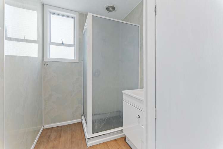 44 Egmont Road Waiwhakaiho_14