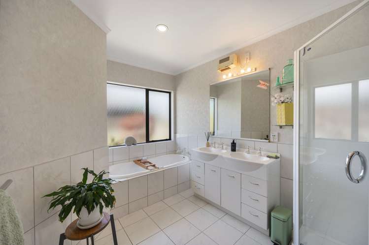 10 Bishops Close Greenmeadows_30