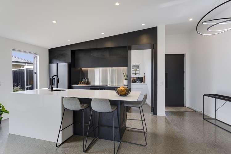 16 Hanworth Road Richmond_7