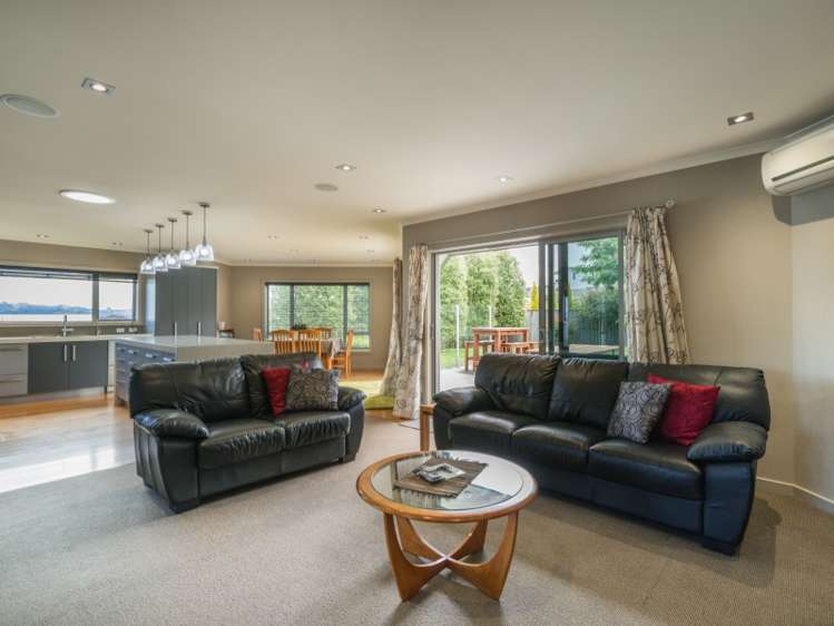 17 Coprosma Crescent Waipahihi_6