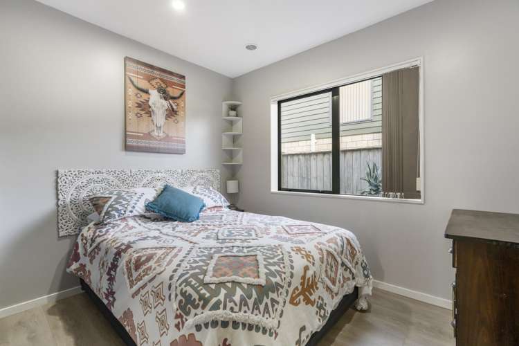 13 Riverglade Parkway Te Atatu South_9