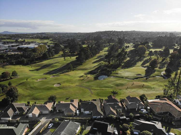 2/39 West Fairway Golflands_21