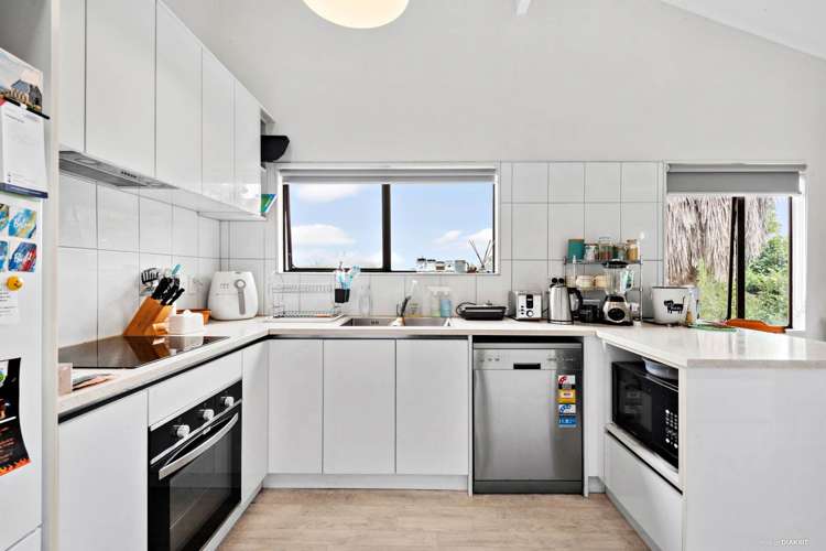 62 Makora Road Massey_6