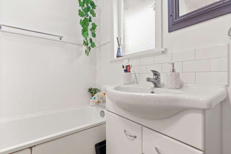 25 Coleridge Drive Enderley_4