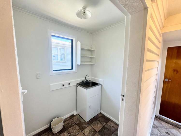 11 Springside Place New Lynn_12