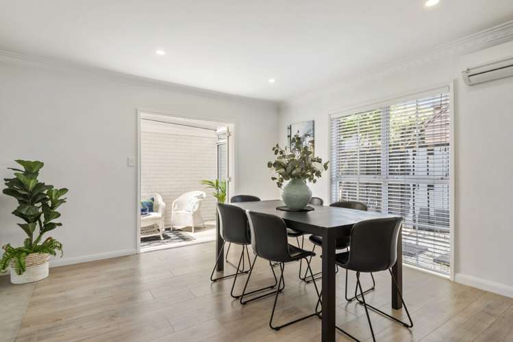 2/15 Saltburn Road Milford_5