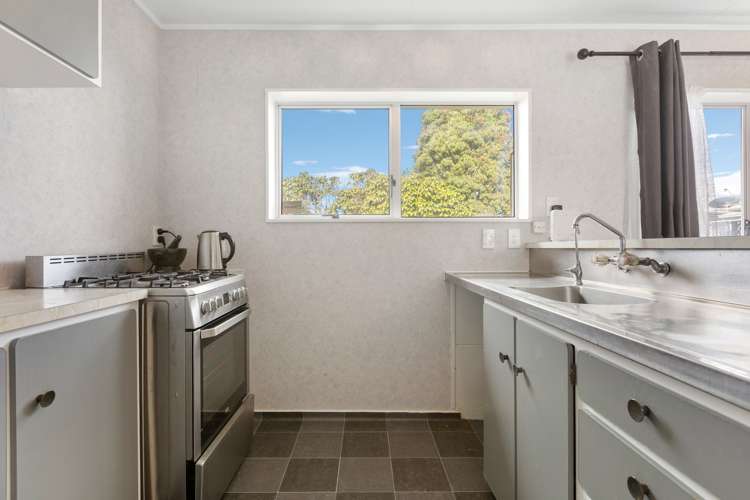 14 Rahiri Street Waitara_8