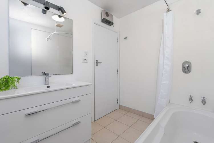 32a Hunter Crescent Wanaka_13