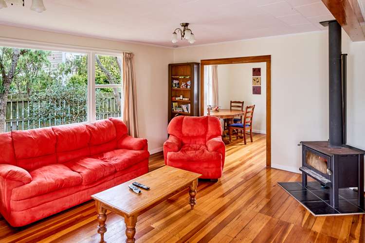24 Redwood Avenue Tawa_1