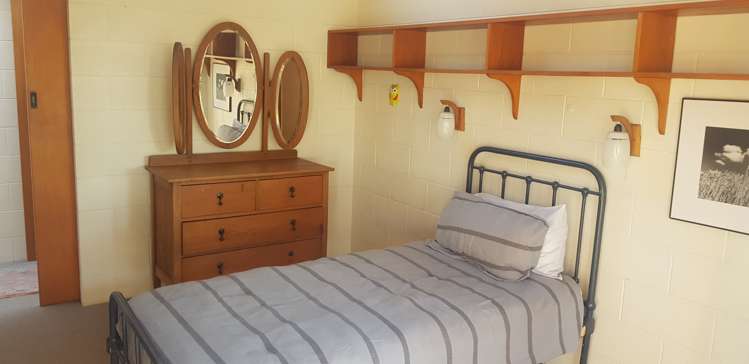 205 Barton Road Fairview_13