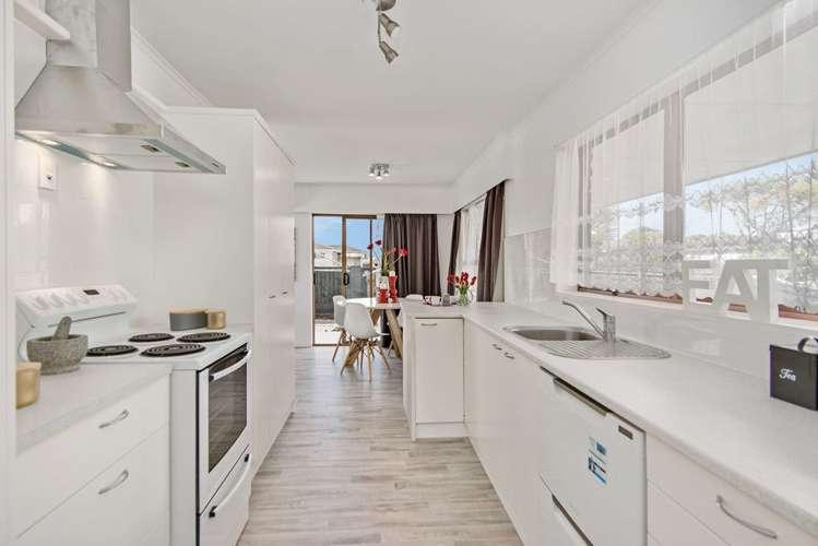 2 Honey Place Weymouth_9