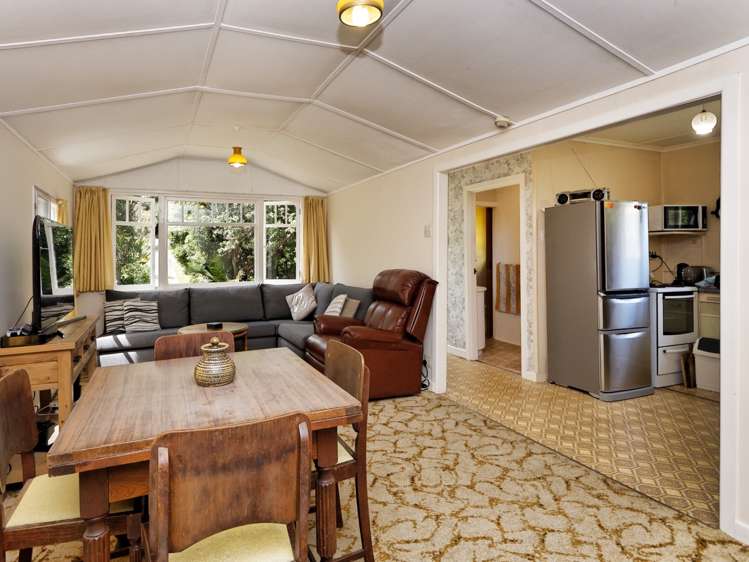 112 Garden Road Piha_5