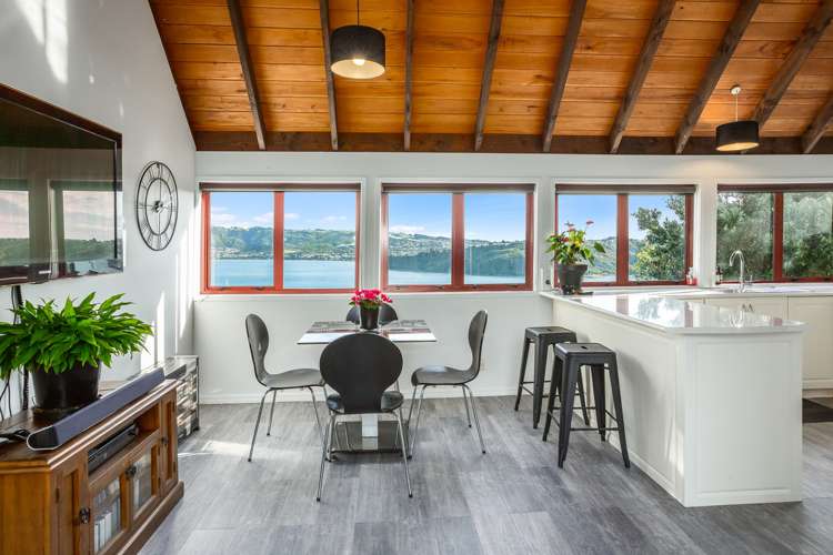 8 Moray Place Papakowhai_8