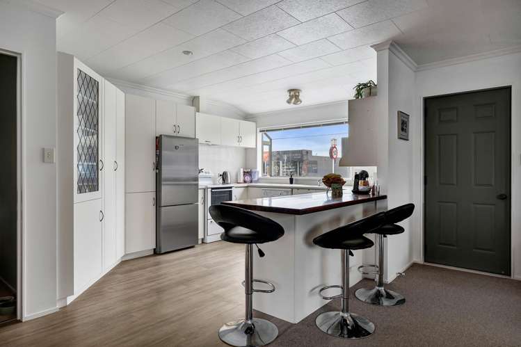 38 Tukapa Street Westown_11