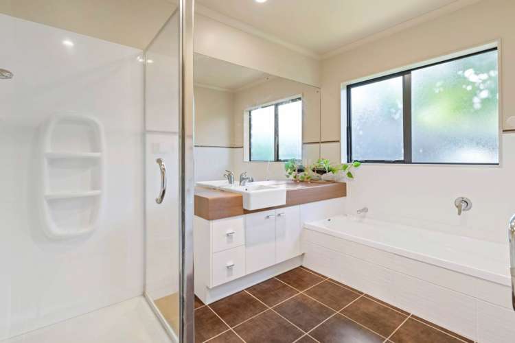 29 Aberdeen Crescent Wattle Downs_15