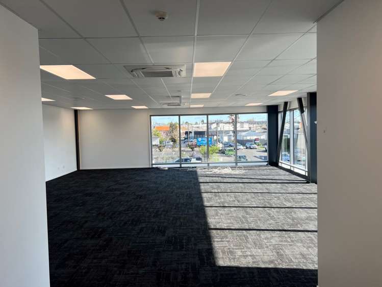 2/718 Karamu Road North Hastings Central_2